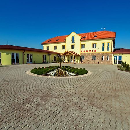 Kentaur Lovaspanzio Hódmezővásárhely Extérieur photo
